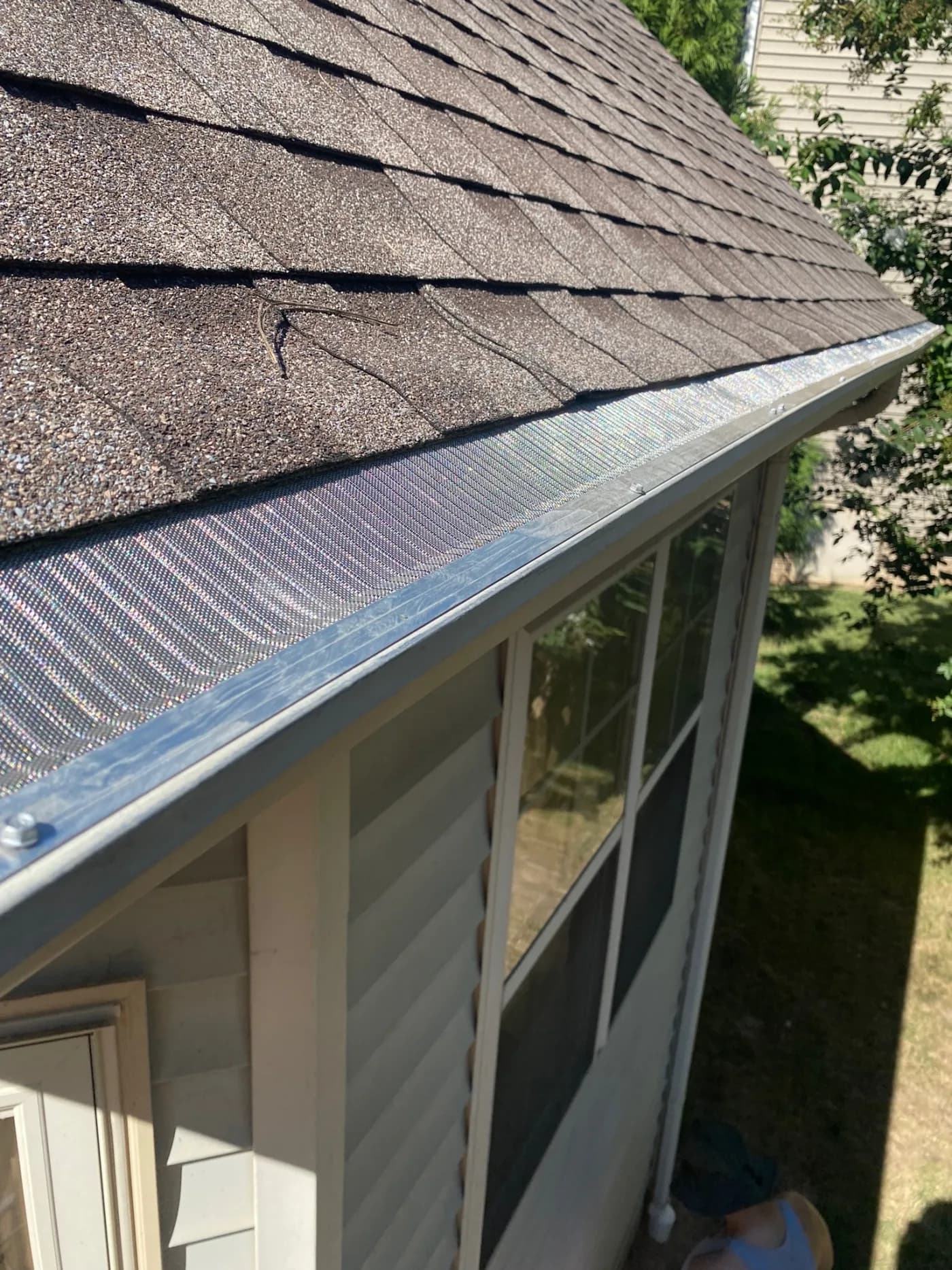 Gutter cleaning – full debris removal