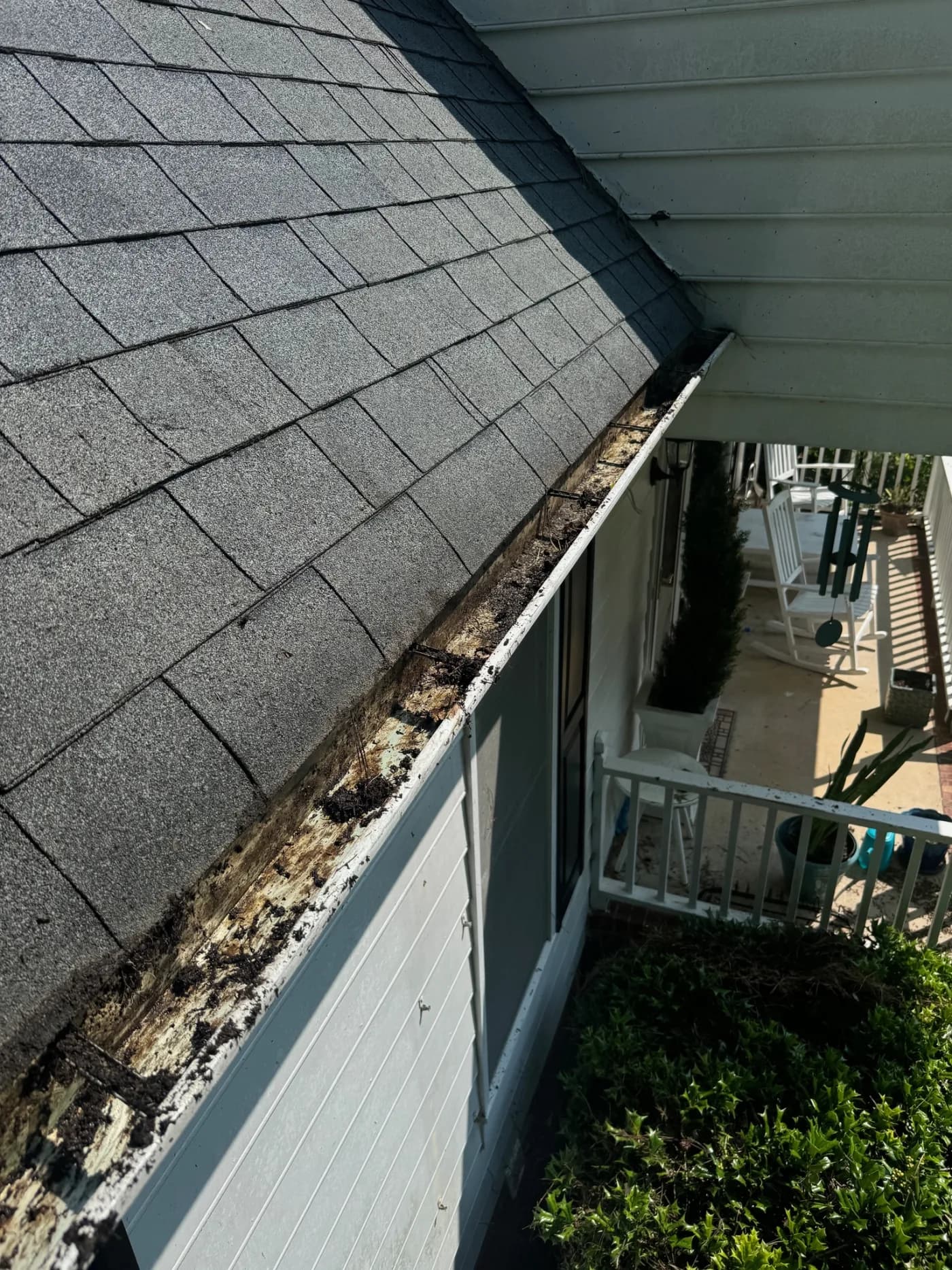 Gutter cleaning and flushing